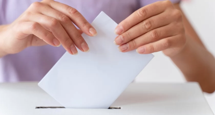 Sondaż exit poll: PiS wygrywa