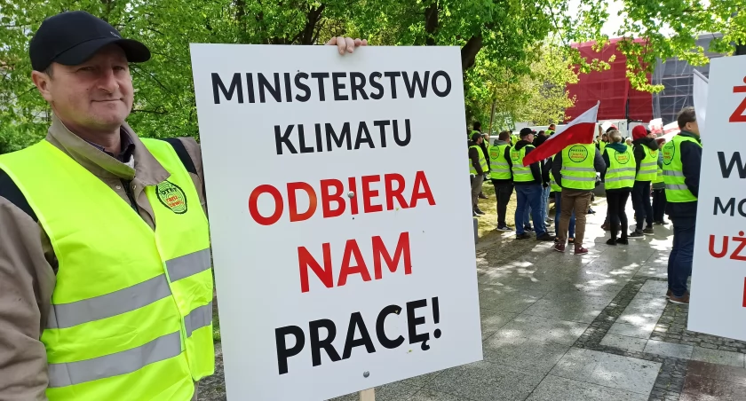 Moratorium Hennig-Kloski zaorało branżę drzewną. Wielki protest w Białymstoku