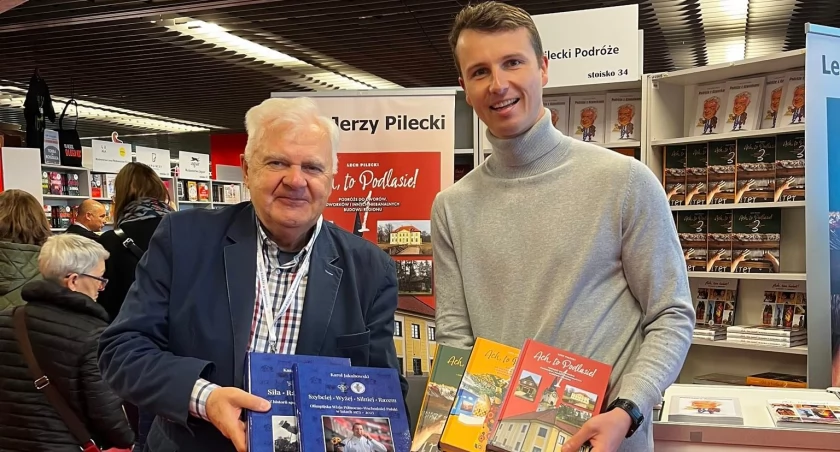 Weekend z książkami. Białostocki stadion odwiedziły tysiące książkowych moli