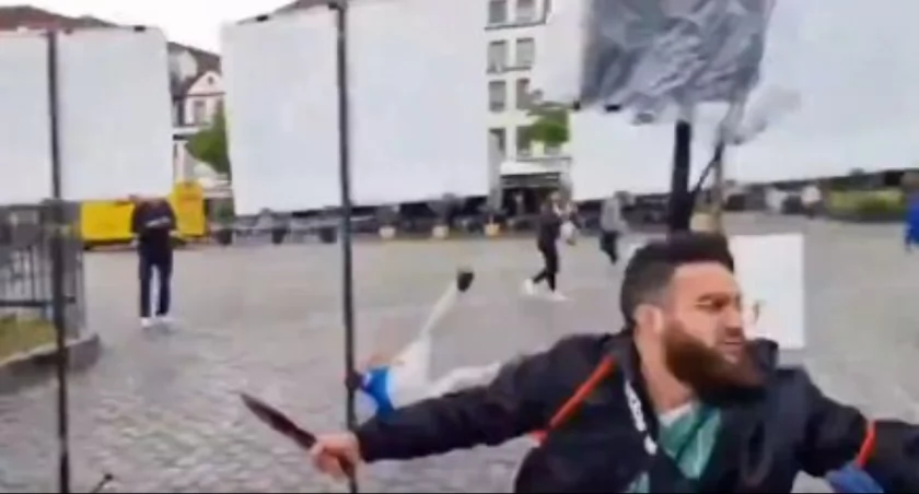 Raz Prozą: Prawico, tak szczerze - nie jest ci, tak po ludzku, wstyd...?