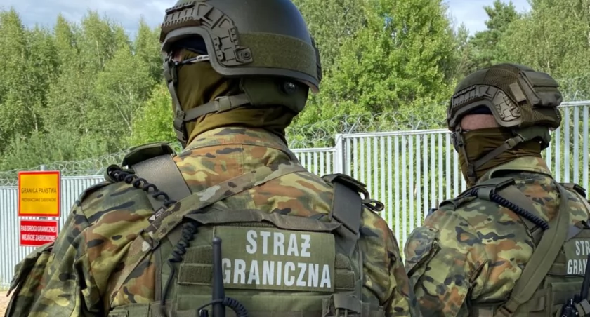 Petardy poleciały w stronę polskich funkcjonariuszy na granicy polsko – białoruskiej