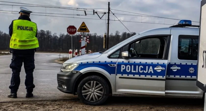 Obywatela Węgier zatrzymali policjanci w powiecie hajnowskim. Przewoził nielegalnych migrantów