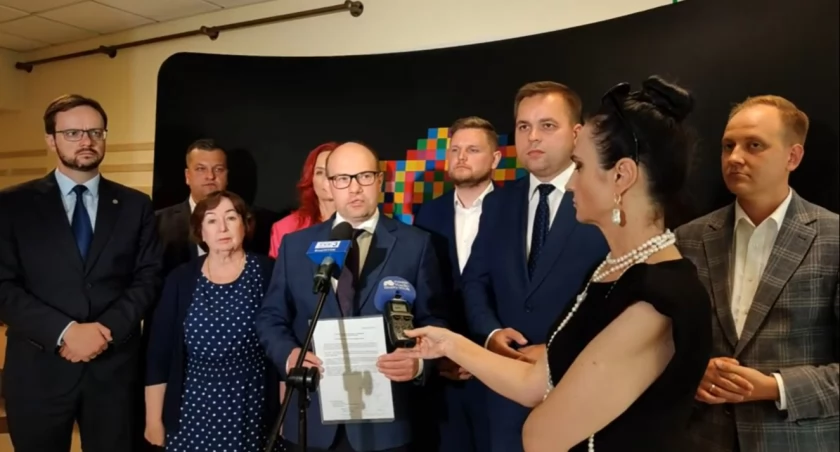 Wojewódzcy radni PiS w sprawie nielegalnych migrantów mówią „sprawdzam”