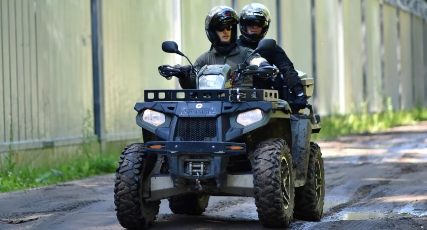 Kamienie poleciały w stronę polskich patroli na granicy polsko - białoruskiej