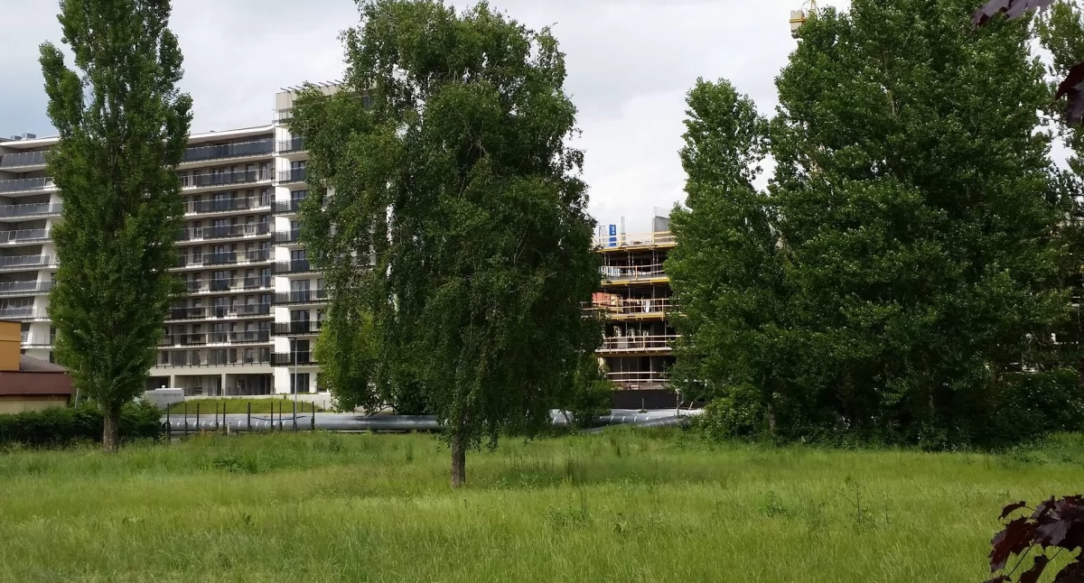 Powstaje kładka nad rzeką Białą. Z Jurowieckiej na Włókienniczą przejdziemy już w listopadzie 