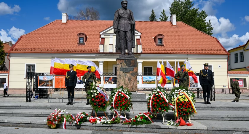 Rocznica bitwy o Białystok: mieszkańcy miasta oddali hołd bohaterom