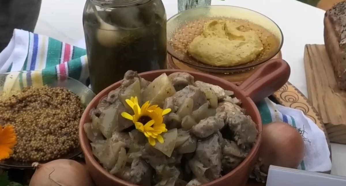 Nowe tradycyjne z Podlasia produkty na liście. Gdzie zjeść świeżonkę, oładzie i ciastka ze skwarkami. Jak zrobić kwas chlebowy? 