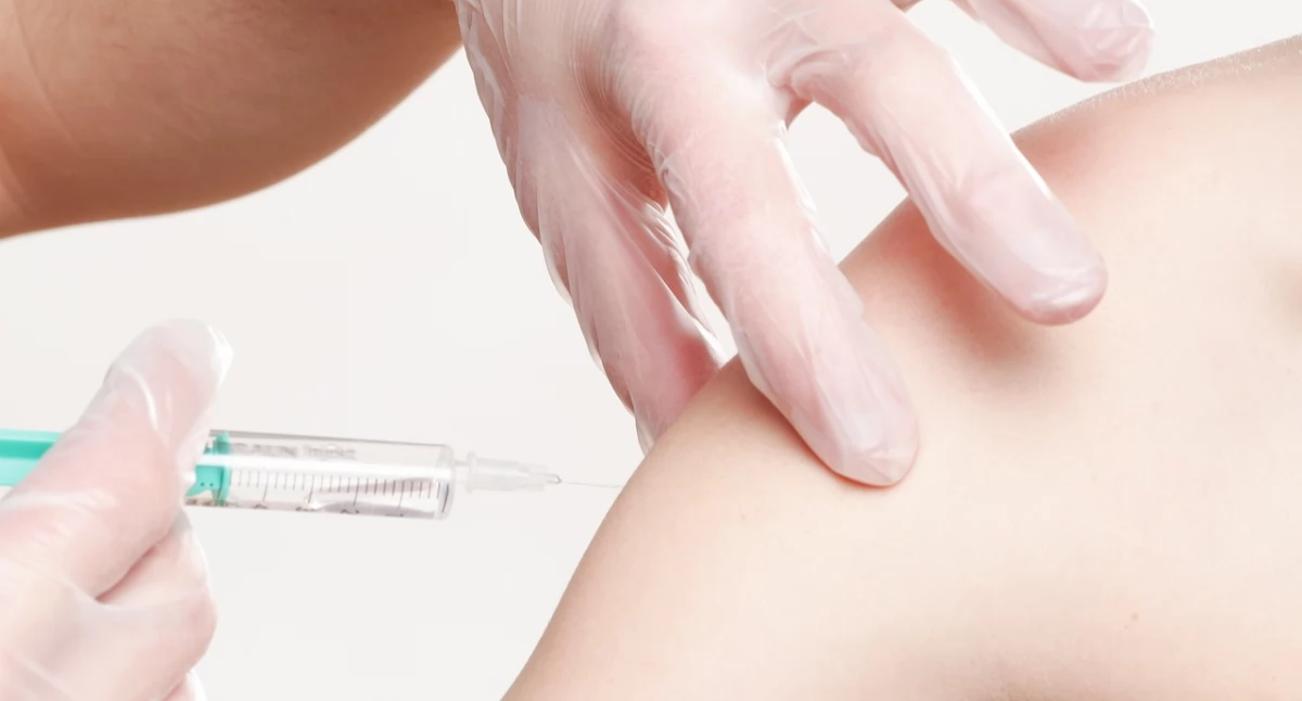 Podlaski NFZ zaleca szczepienia przeciw HPV także u chłopców. Dlaczego?