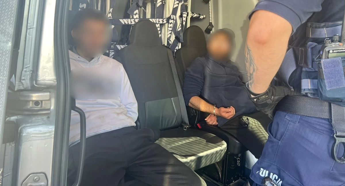 Ukrainka przewoziła nielegalnych migrantów, a do tego posiadała narkotyki