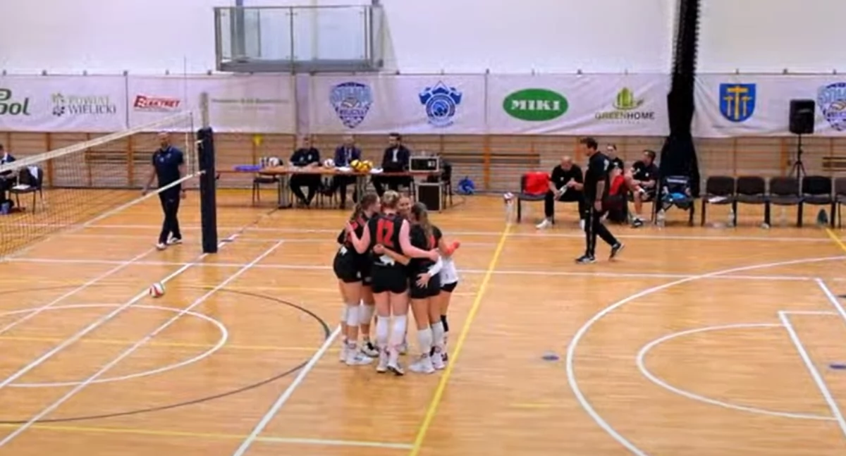 I liga siatkówki: BAS Kombinat Budowlany przegrał na inaugurację 
