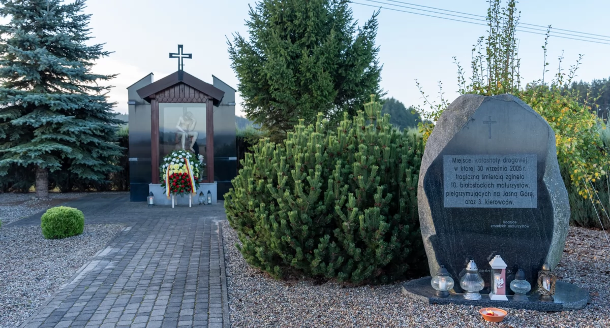 Tragedia która wstrząsnęła Podlasiem - 10 maturzystów i trzech kierowców zginęło