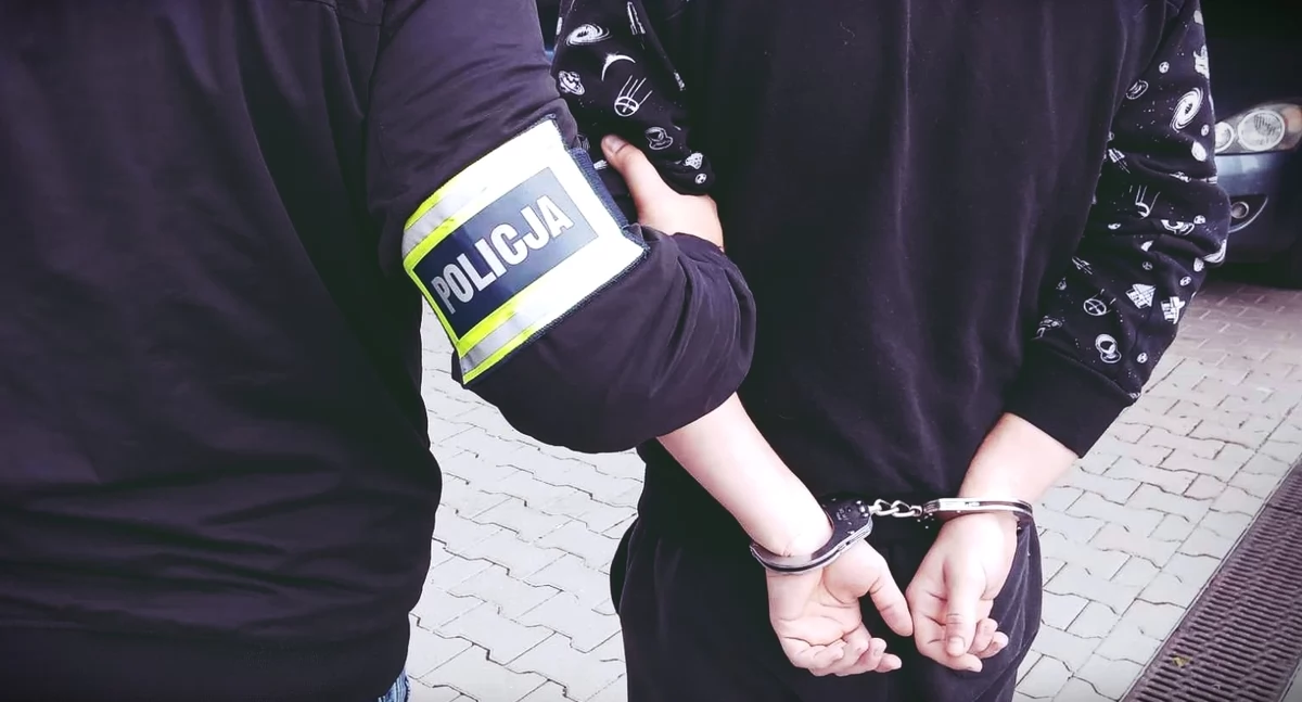 W Łomży bili się nie tlko pięściami. W ruch poszły miecz i stłuczona butelka