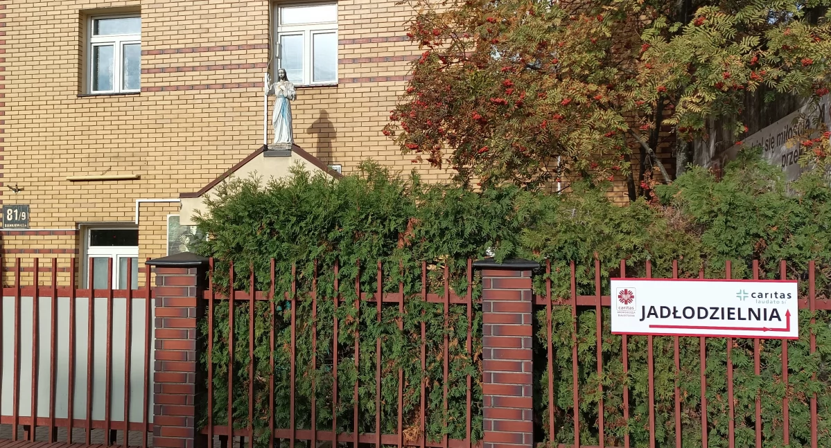 Przynieś jedzenie - podziel się z potrzebującymi. Caritas uruchomił jadłodzielnię