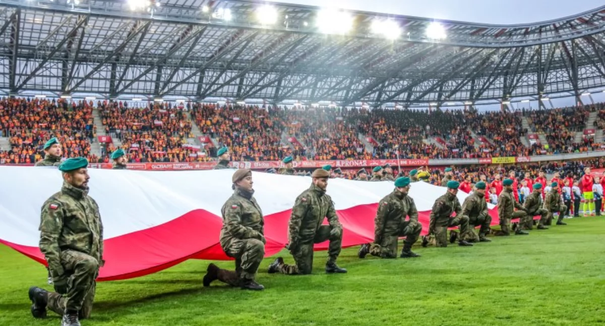 Przed meczem Jagi z Rakowem wojskowy hołd sierżantowi Sitkowi, który zginął na granicy