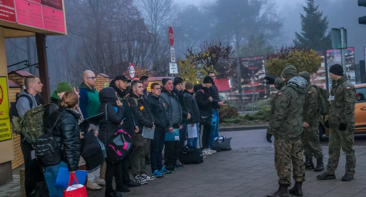 Blisko stu ochotników chcących służyć w obronie terytorialnej rozpoczęło szkolenie