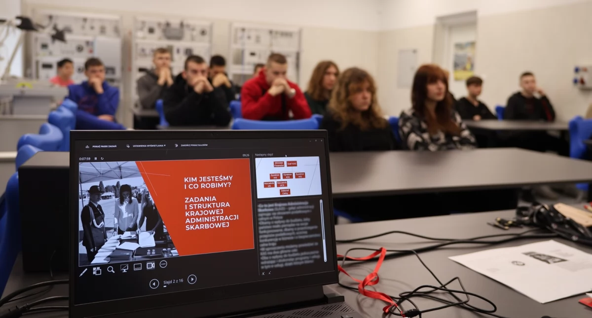Podlaska młodzież poznaje zasady podatkowego funkcjonowania państwa. Przyjmowane są zgłoszenia od szkół