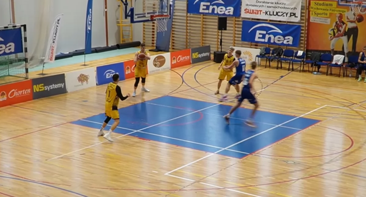 2 liga koszykówki: Prezenty pod choinkę: wygrane z przygodami  