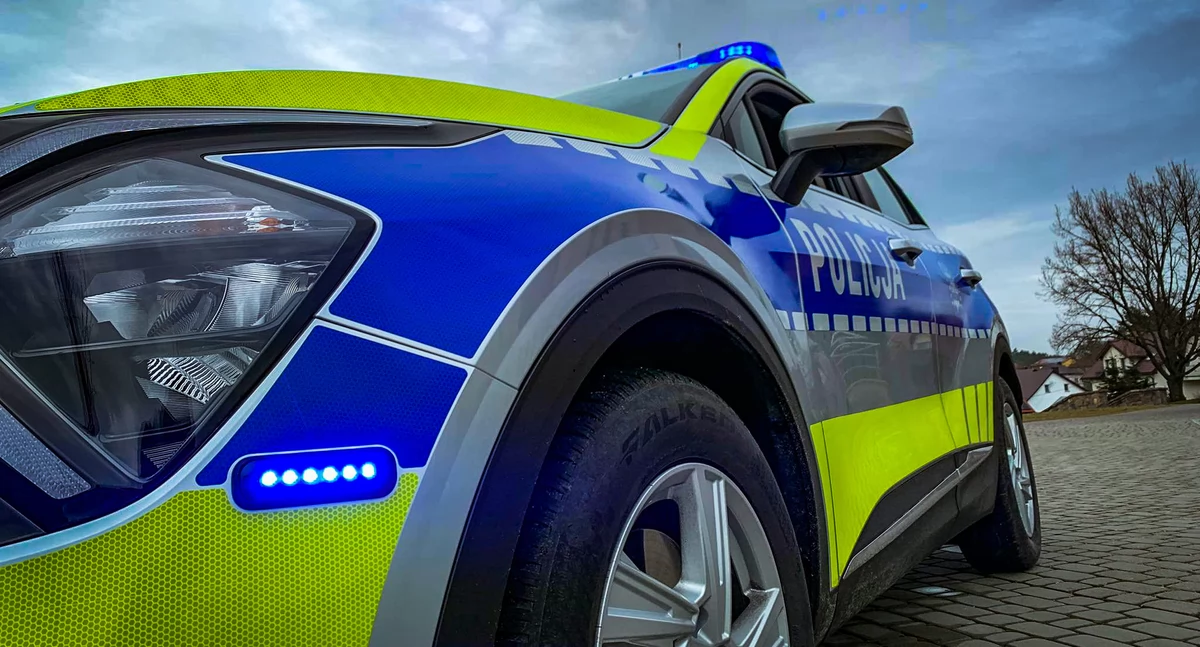 Śmiertelny wypadek z samego rana. Auto potrąciło mężczyznę siedzącego na środku drogi