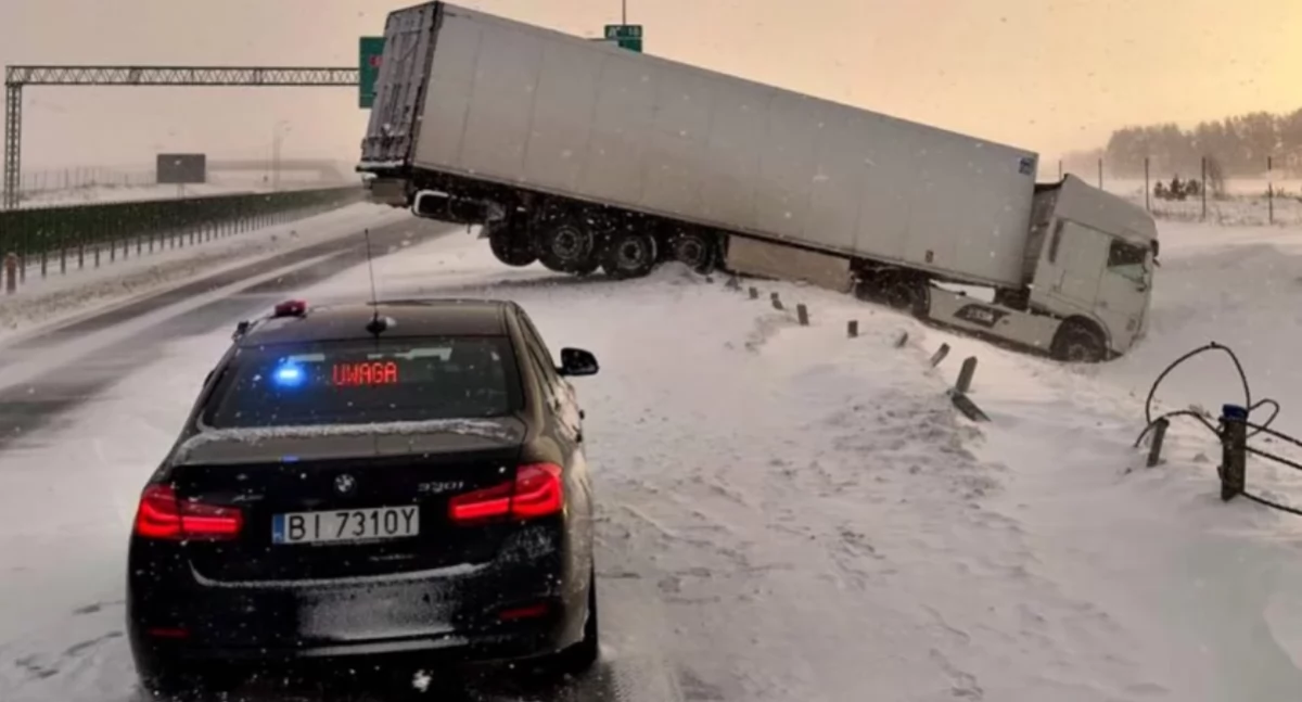 TIR zablokował drogę na Suwałki 