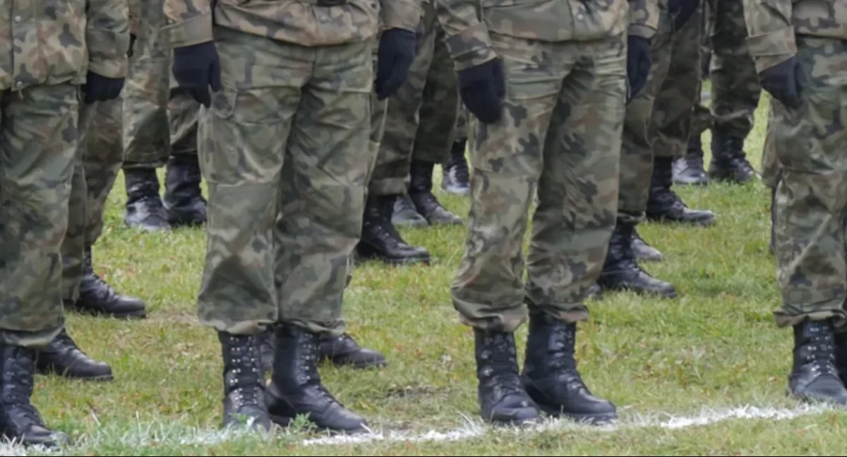 Wojsko rekrutuje w podlaskim. Ponad 8000 osób czeka kwalifikacja wojskowa 
