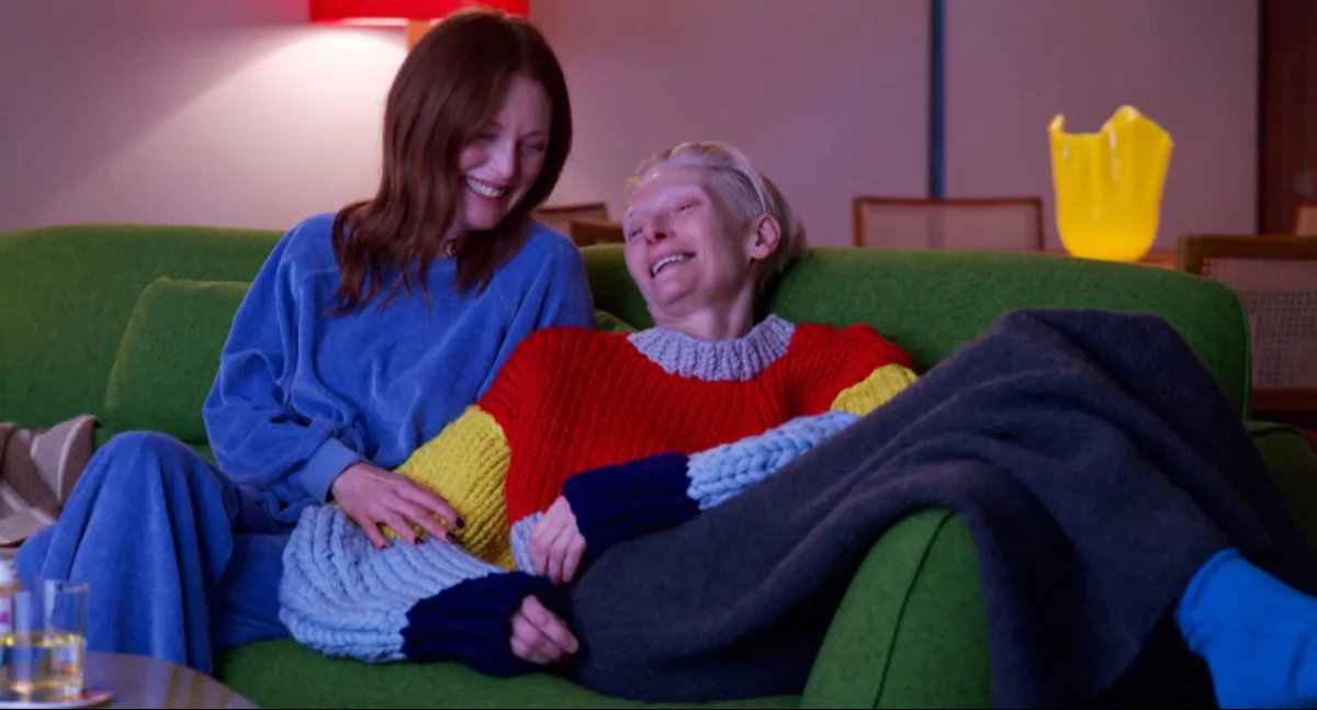 Seniorzy zaproszeni na pokaz filmu „W pokoju obok”