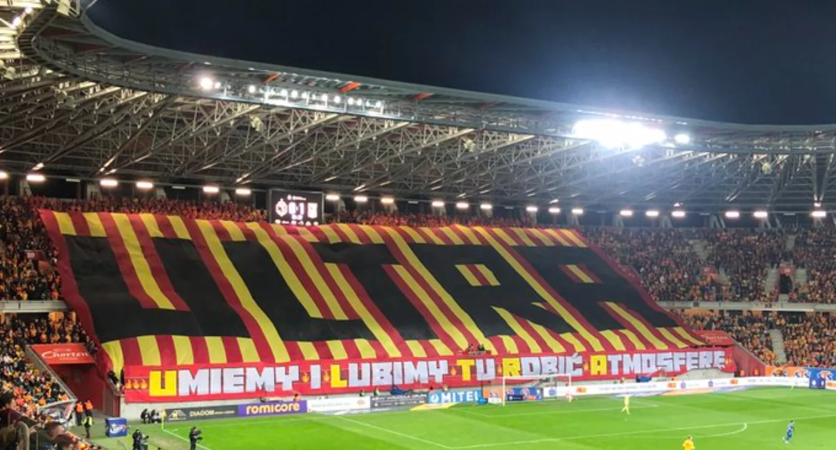 Żółto-czerwony taran zatrzymał poznańską Lokomotywę. Jaga wygrywa w hicie! 