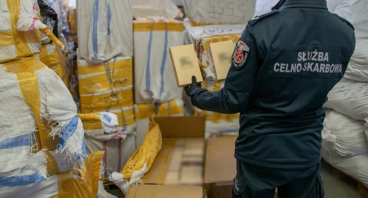 Odzież, obuwie, perfumy: przejęto podrobione towary o wartości 20 mln zł