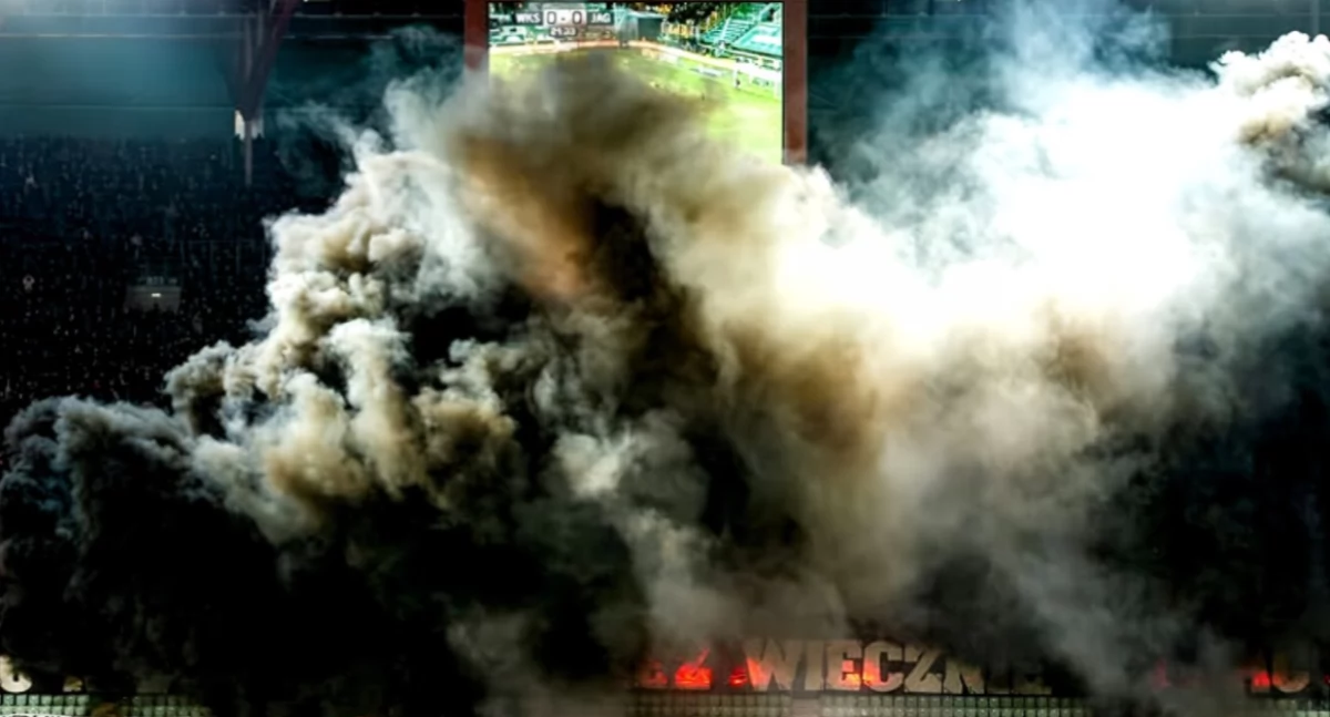Jagiellonia po Wrocławiu. Pogrzebowe widowisko bez tragedii (WIDEO)