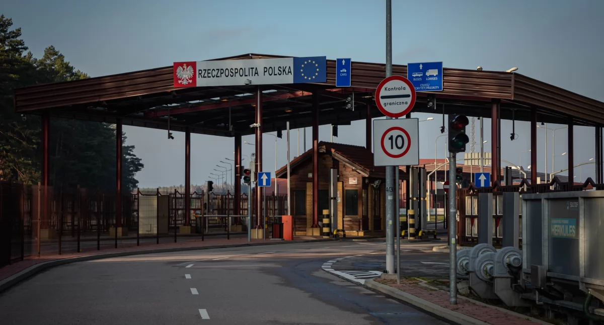 Prawo do azylu nadal zawieszone, przejścia nadal zamknięte  