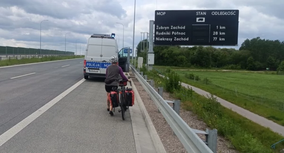 Norweżka podróżowała rowerem po ekspresówce do Austrii. Taką trasę wskazywała nawigacja
