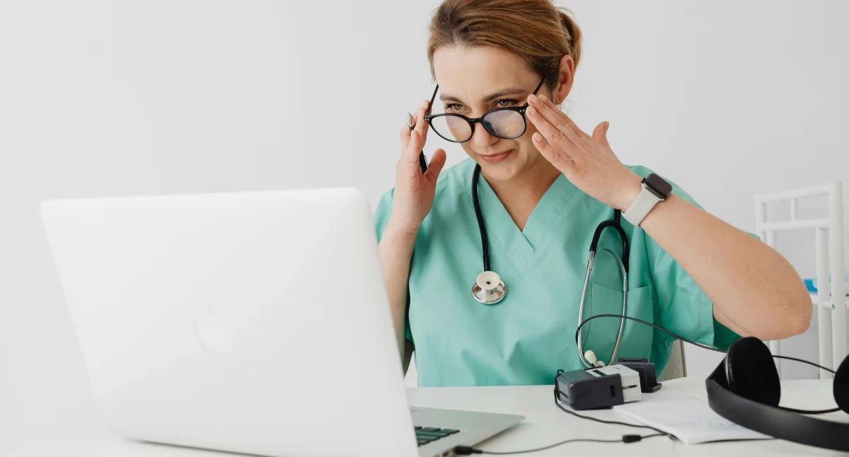 Badanie USG tarczycy dla kobiet w Białymstoku: kto może skorzystać z diagnostyki? Poznaj kryteria