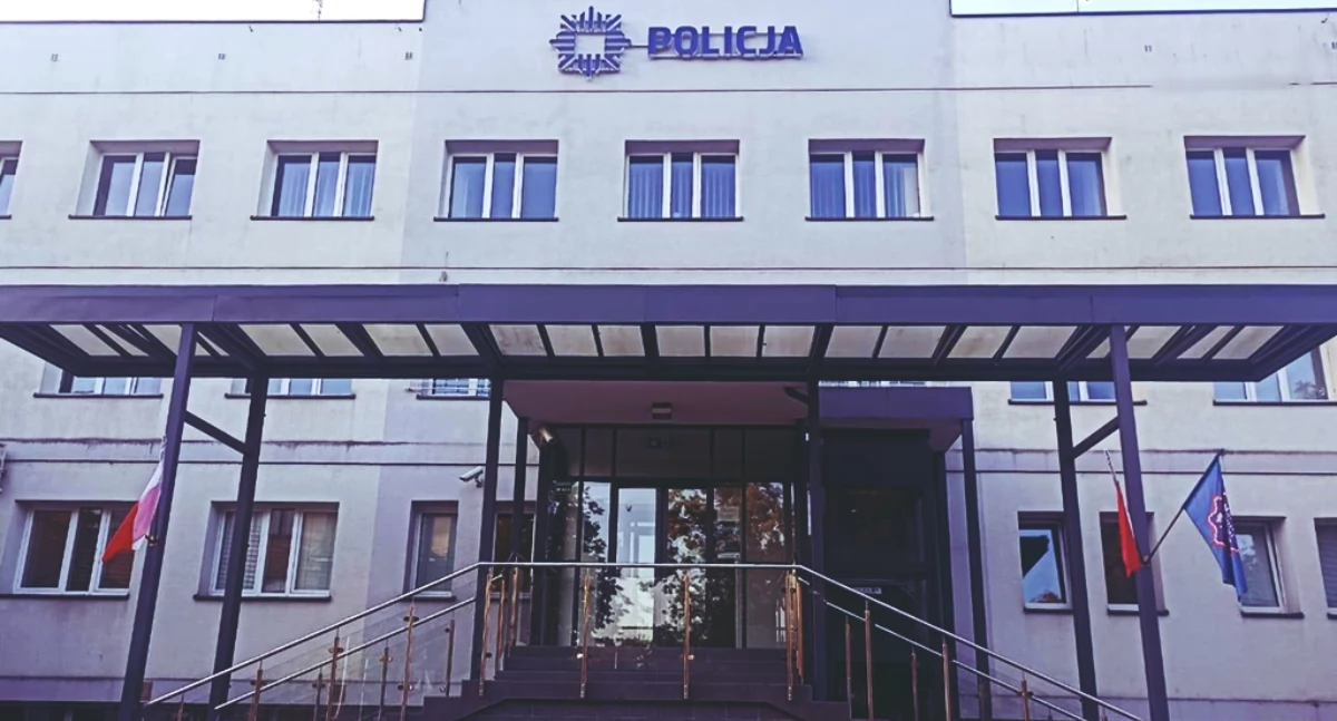 Nietypowy gość w Komendzie Miejskiej Policji w Łomży - szukał odpoczynku, znalazł areszt