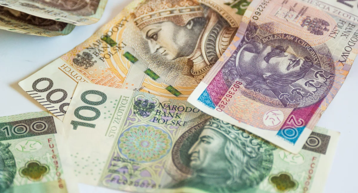 Kontynuacja wypłat renty wdowiej: ponad 10 tysięcy beneficjentów w Podlaskiem