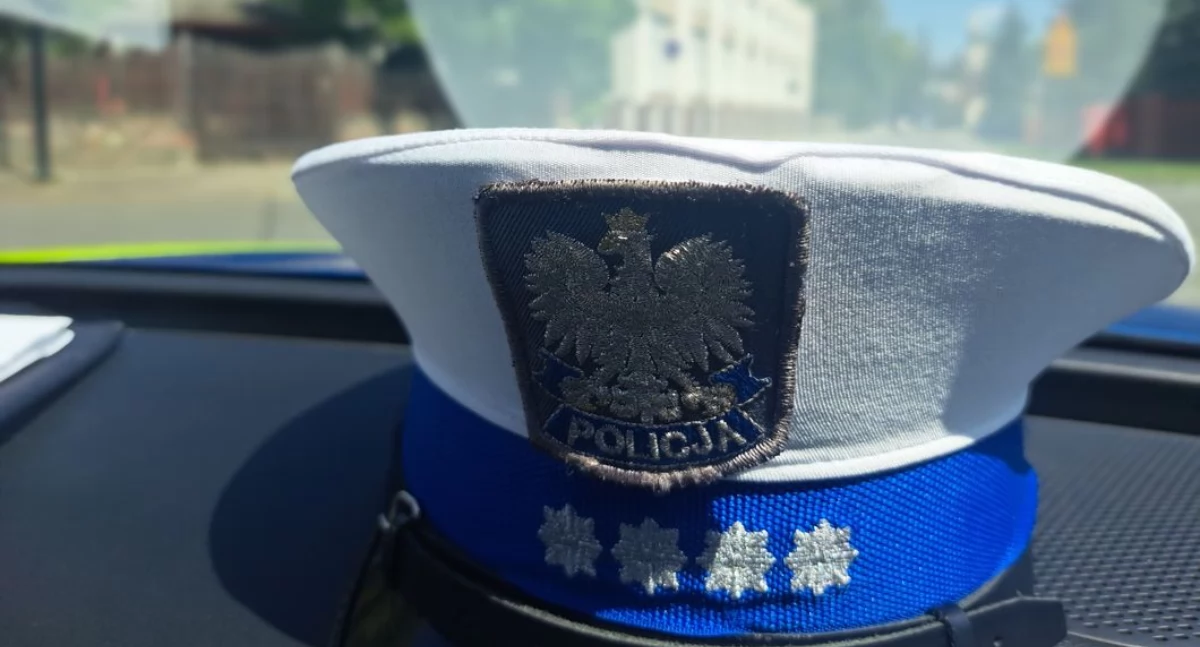 Niebezpieczny kombajn na krajowej 19
