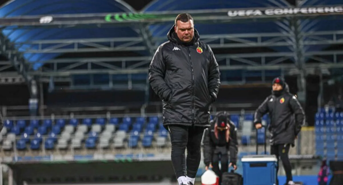 Przed meczem Legia - Jagiellonia: trener Iordanescu: oba kluby chcą przekładać. Jagiellonia na to: chyba ty!