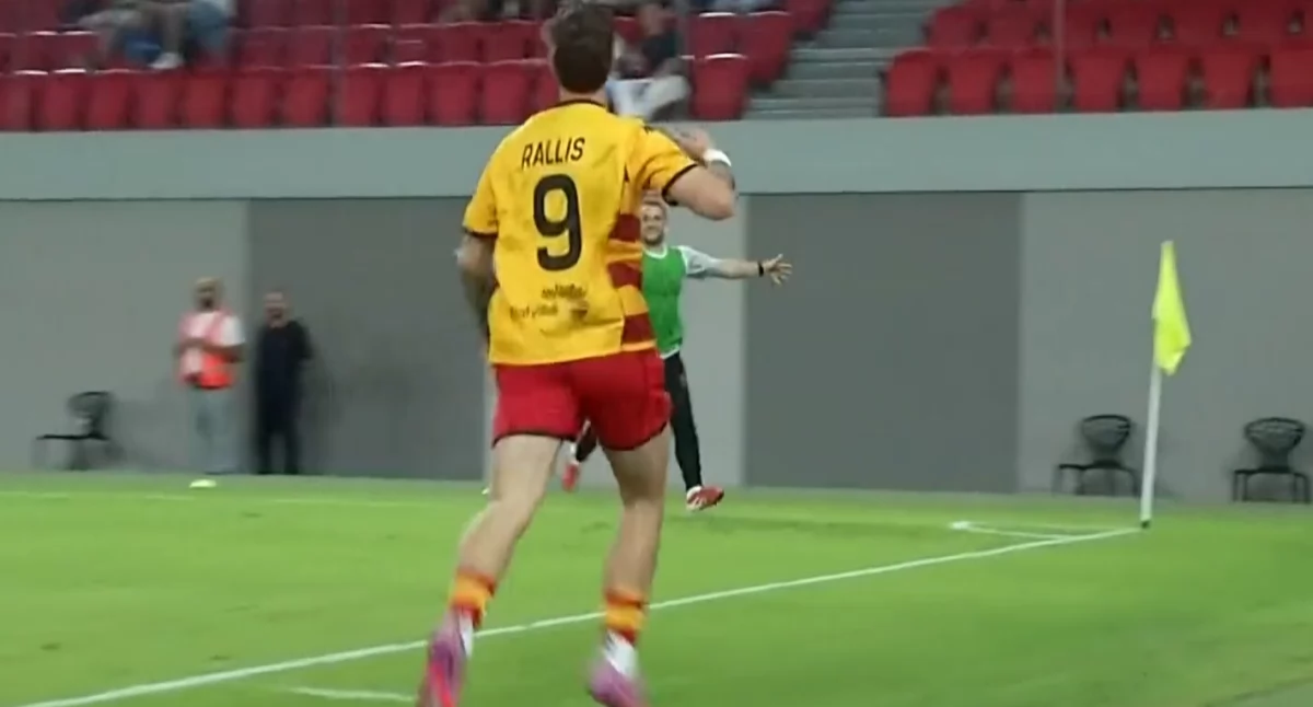 Jagiellonia w Lidze Konferencji. W Tiranie było brzydko, nerwowo, ale dało to awans 