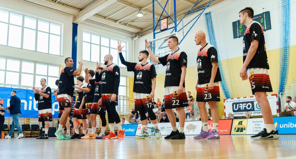 2 liga koszykówki: Tur wygrywa po walce, Młode Żubry dalej mają kłopot ze skutecznością 
