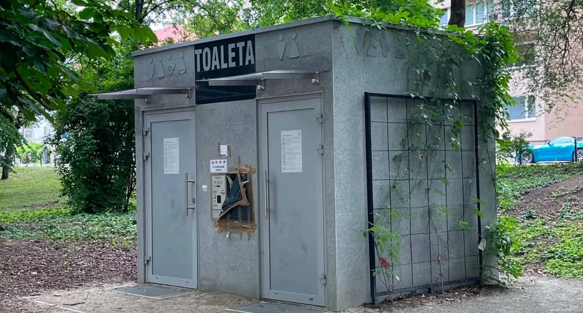 Lans Truskolaskiego czyli Bareja wiecznie żywy. Propaganda sukcesu, rozwalony szalet za pół miliona i fajnie jest 