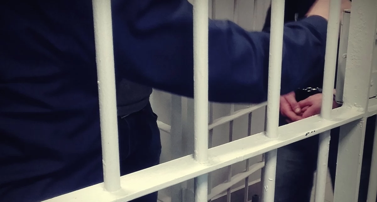 Atak maczetą w sklepie. Napastnik usłyszał zarzuty