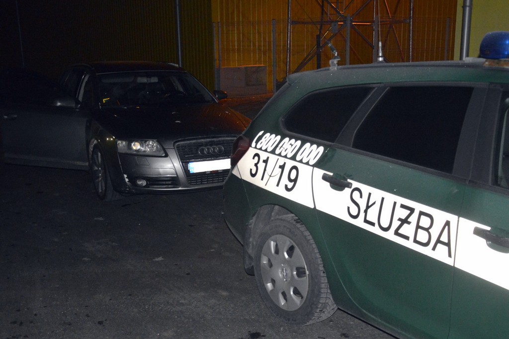 Na krajowej ósemce był pościg za kradzionym samochodem