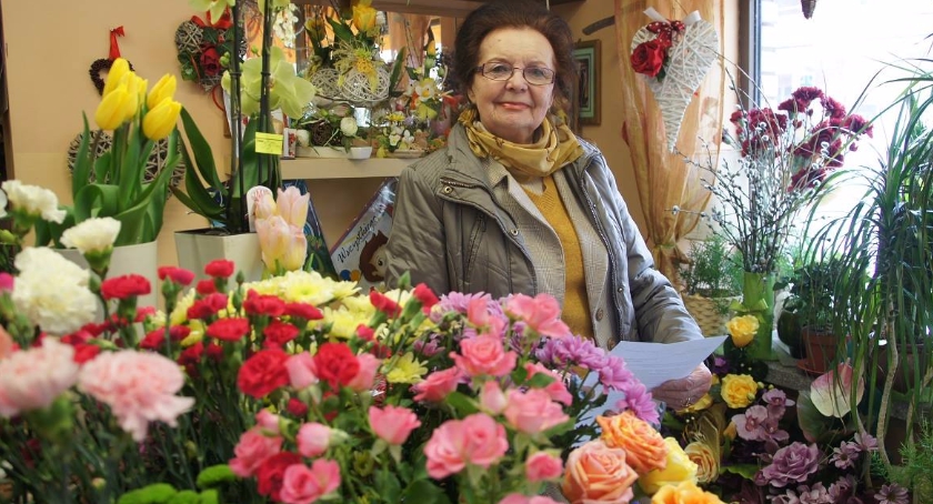 Pani Alicja. Jej lokal tonie w kwiatach 