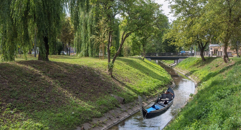 Scena z tratwą na Białce może stanąć. Wystarczy, że zagłosujecie