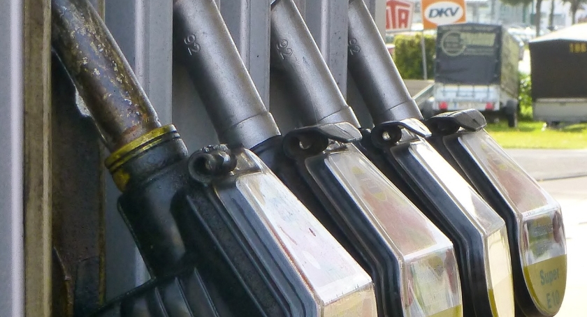 Przed Świętami skokowe podwyżki cen paliw na stacjach. To jeszcze nie koniec wzrostów?