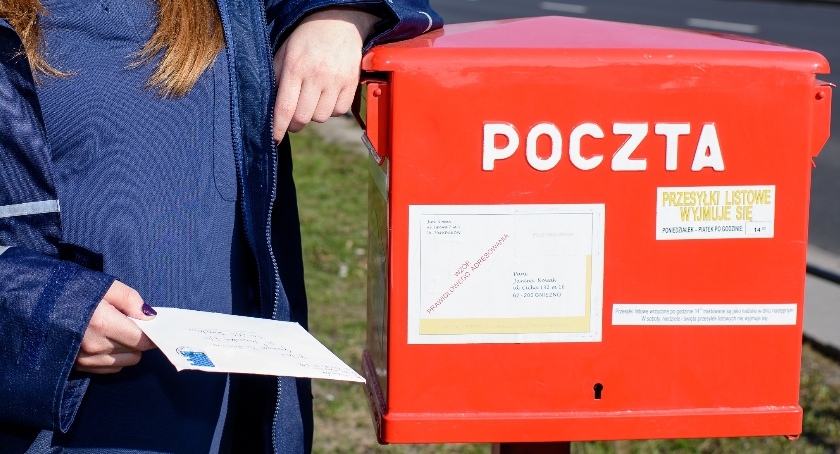 Przyjmą listonoszy do pracy, również w Białymstoku. Tymczasem pocztowcy chcą podwyżek