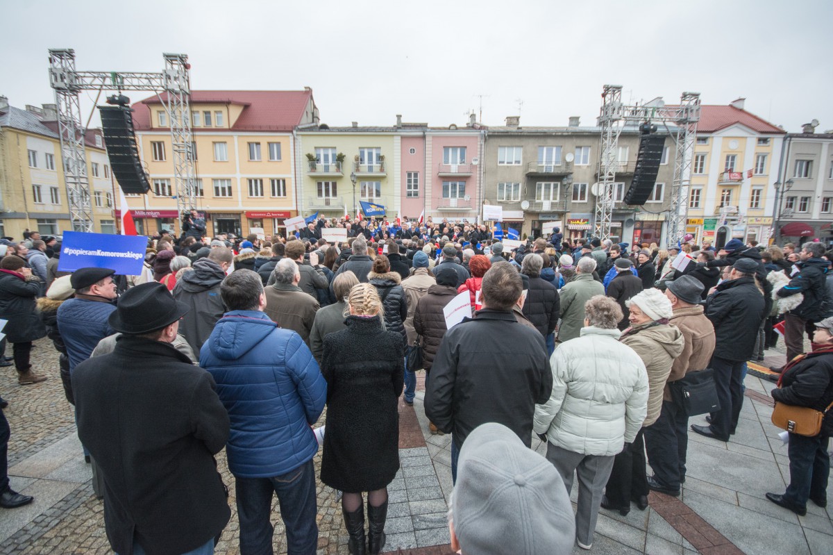 Obywatel Gie Żet: Partia polityczna czy sfora psów?