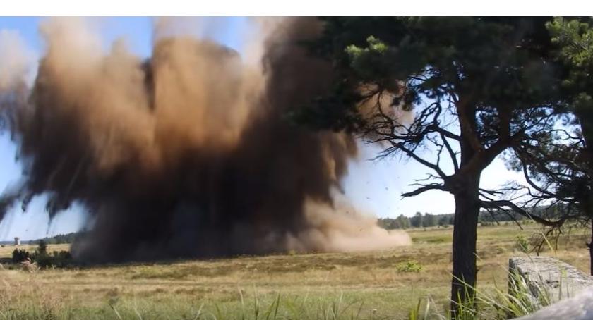 Tak wyglądała detonacja bomby z Ciołkowskiego [VIDEO]