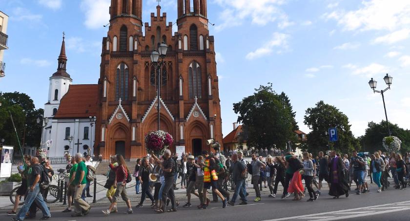 Poszli pieszo do Matki Boskiej w Częstochowie