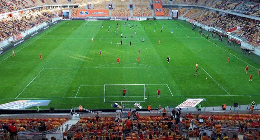 Jagiellonia w ekstraklasie: Słaba gra, świetne wyniki, trudny rywal