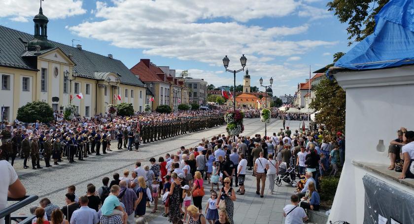 Mieszkańcy tłumnie przyszli na uroczystości narodowe [ZDJĘCIA]