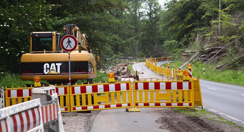 Uwaga! Na blisko rok zamknięto odcinek drogi wojewódzkiej